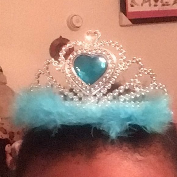 Toddler shoes and tiara 👜🐻 - Picture 3 of 3